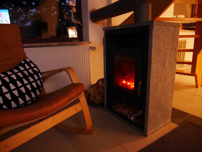 Kaminofen am Abend