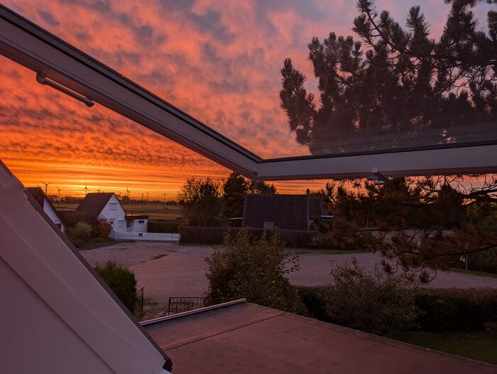 Abendrot durchs Dachfenster